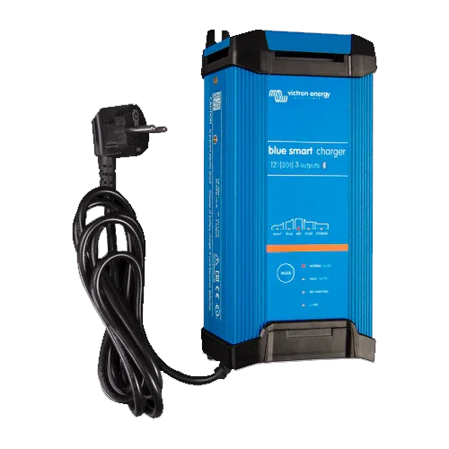 Victron Blue Smart IP22 12/20 (3) | Três saídas, carregamento preciso